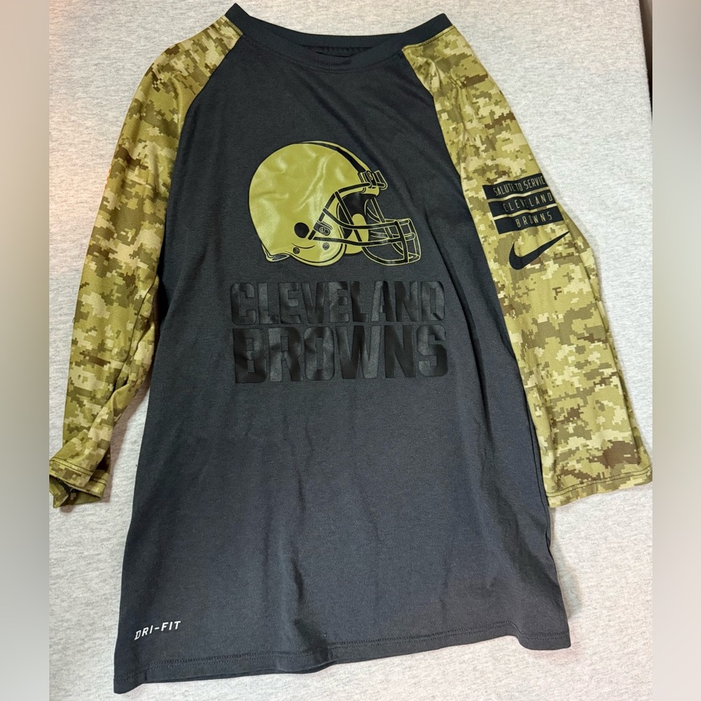 Nike Cleveland Browns Salute to Service Long-Sleeve Performance Tee 🏈✨